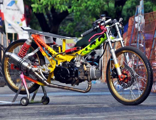 Honda wave rsx phong cách drag bike lạ lẫm - 1