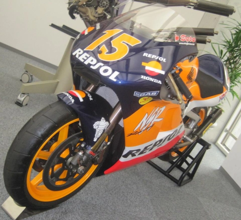 Huyền thoại honda nsr 500 sống dậy cùng đam mê - 2