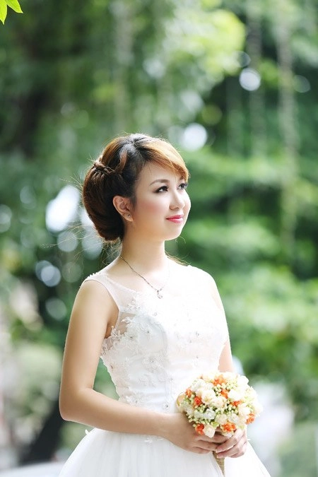 Kiểu tóc cô dâu đơn giản đẹp cho khuôn mặt tròn dễ thương 2016 - 1
