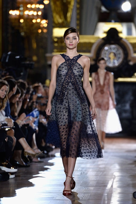 Miranda kerr ngọt ngào trên sàn catwalk - 1