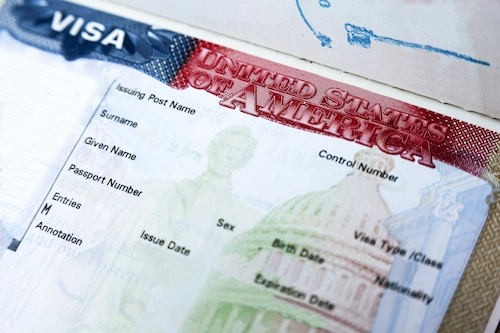 Mỹ thắt chặt yêu cầu thị thực với du khách châu âu - 1