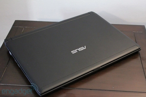 Ngắm laptop 13 inch siêu mỏng của asus - 1