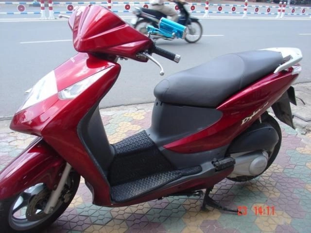 Nhà co nhu câu ban chiếc honda dylan nhât màu đỏ còn cực chất xe n - 1