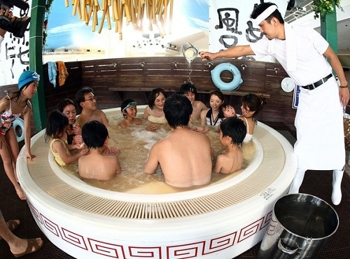 Nhật bản mở dịch vụ tắm mì ramen để cải thiện làn da - 1