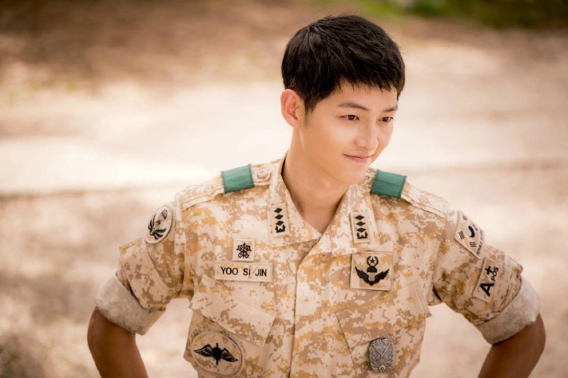 Những kiểu tóc nam đẹp của song joong ki trong hậu duệ mặt trời 2016 - 13