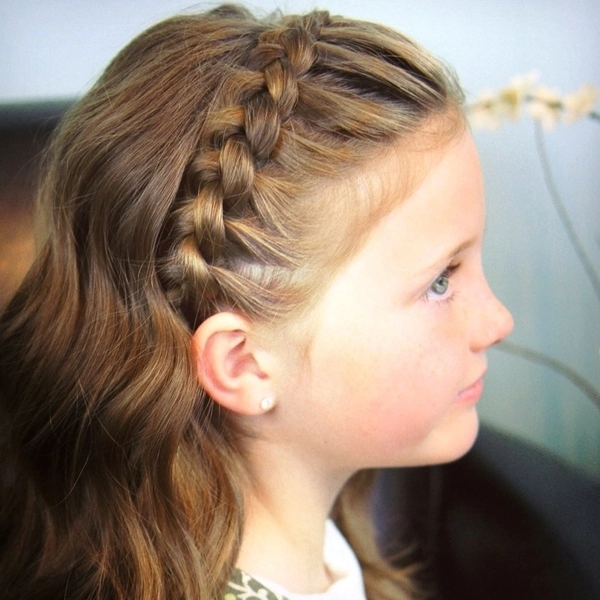 Những mẫu tóc đẹp cho bé gái vào mùa thu xinh xắn - 8