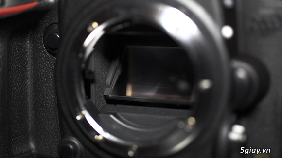 Nikon thay màn trập d600 miễn phí vì lỗi dính bụi - 1