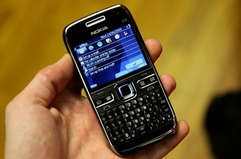 Nokia e72 với các nâng cấp từ e71 - 2