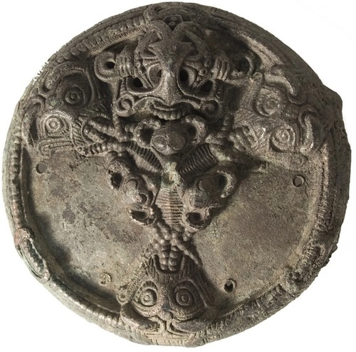 Phát hiện trang sứcvàng từ 13 thế kỷ trước - 1