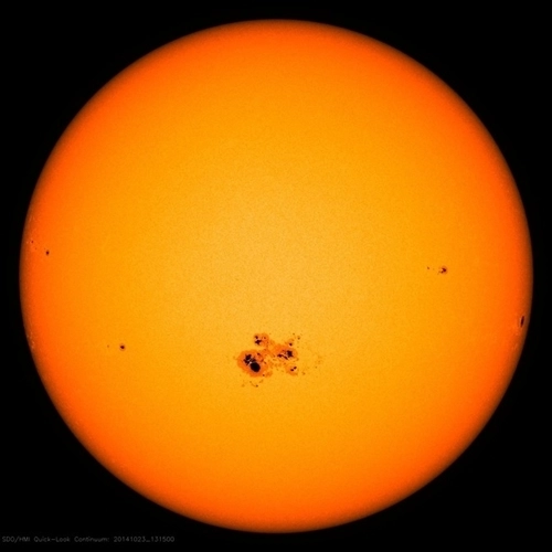 Phát hiện vết đen mặt trời lớn nhất trong 20 năm - 1