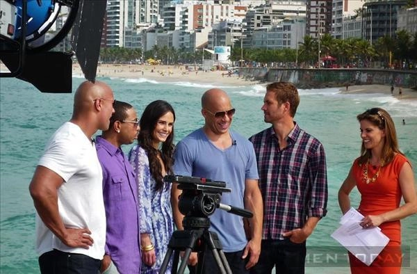 Phong cách thời trang đơn giản và nam tính của paul walker - 21