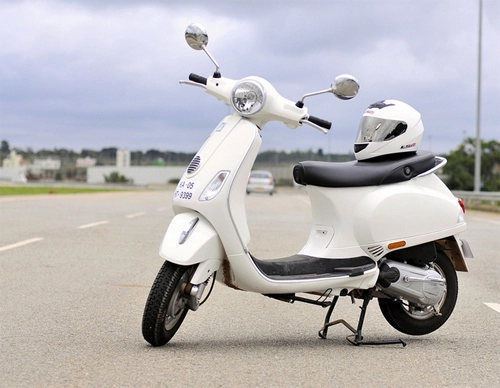 Piaggio sụt giảm lợi nhuận hơn 50 - 2