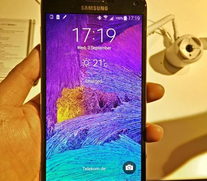 Samsung galaxy note 4 có thêm tính năng màn hình khóa tự động - 1