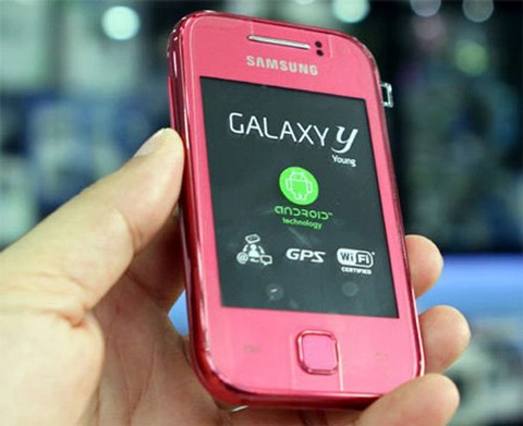 Samsung galaxy y ra phiên bản hồng - 1