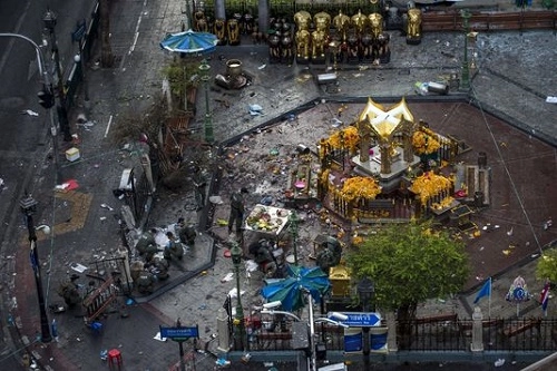 Sau vụ nổ bom bangkok du lịch thái gặp khó khăn - 1