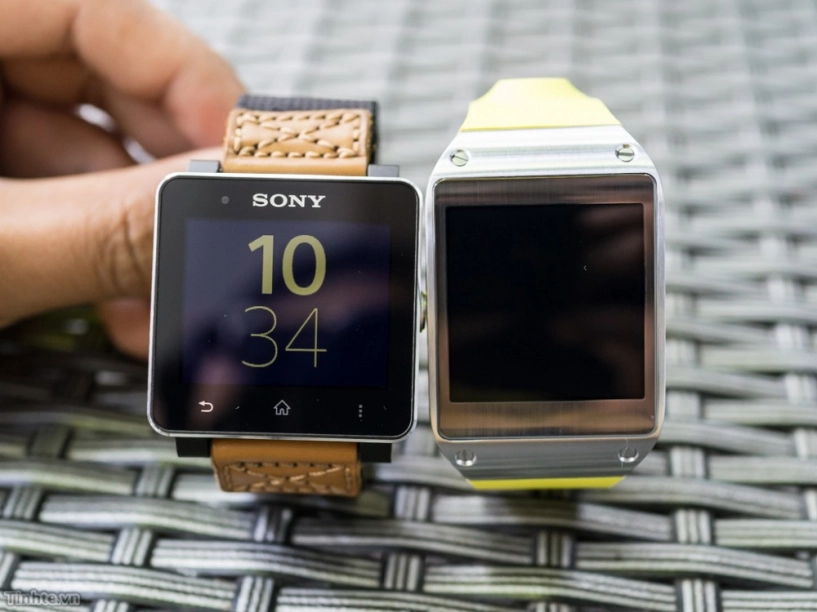 Sony smartwatch 2 - galaxy gear chọn em nào - 2