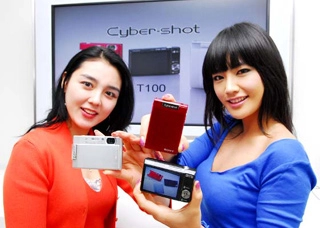 Sony t100 - hoa khôi 8 chấm - 1