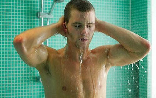 Tắm nước lạnh làm tăng khả năng sinh sản ở nam giới - 1