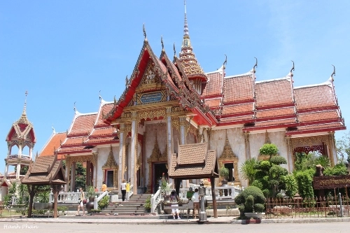 Tiếng pháo cầu may ở ngôi chùa lớn nhất phuket - 2