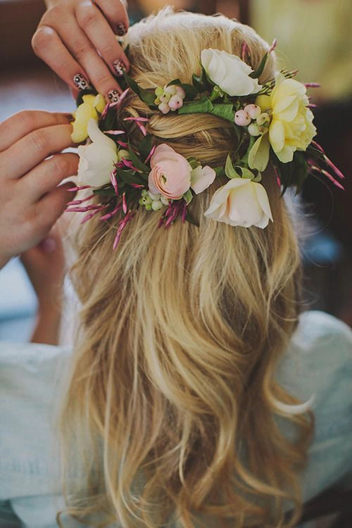 Tóc cô dâu cài hoa đẹp hot nhất trong mùa cưới năm nay 2016 - 9