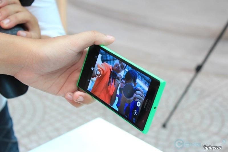 Trên tay lumia 730 smartphone selfie của microsoft - 2