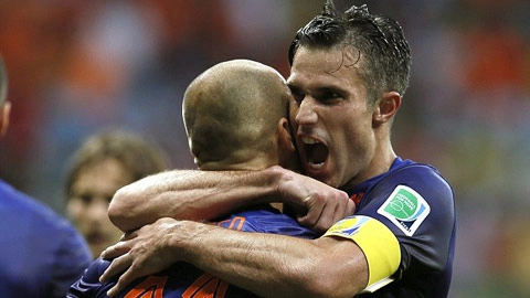 Van persie thăng hoa nhờ cảm hứng van gaal - 1