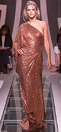 Versace sẽ trình diễn thời trang tại lễ trao giải oscar năm nay - 1