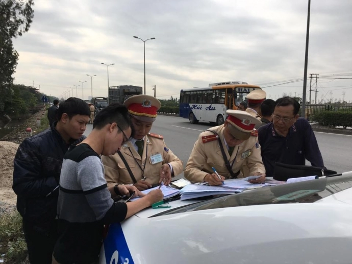 Việc xử phạt dưới 250000 đồng không lập biên bản vui hay buồn đây - 1