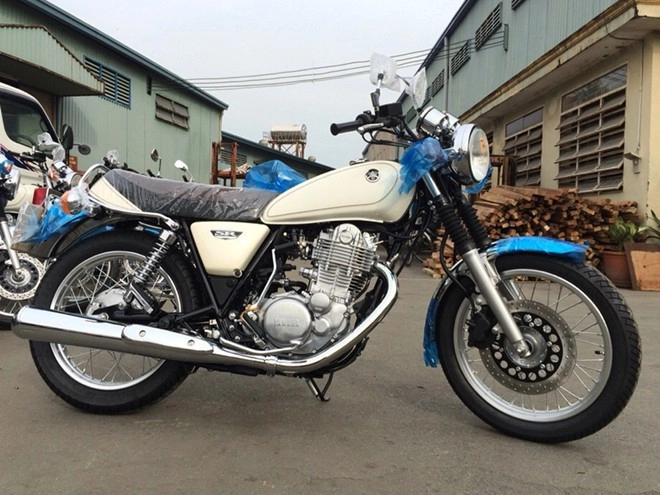 Xe mô tô cổ điển yamaha sr400 2015 đầu tiên về việt nam - 1