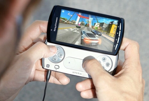 Xperia play có thể không về vn - 1