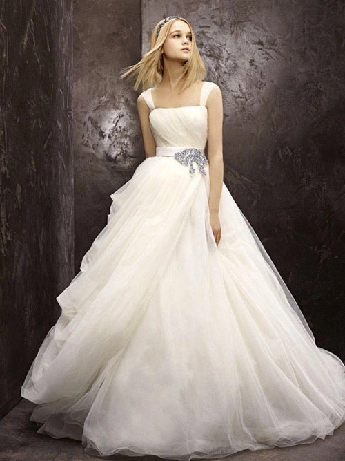 10 mẫu váy cưới đẹp cho nàng bầu - 6