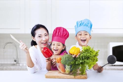 4 giai đoạn vàng cho bé tập ăn rau - 1