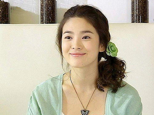 4 kiểu tóc gây sốt của song hye kyo - 2