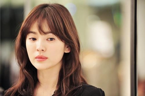 4 kiểu tóc gây sốt của song hye kyo - 8