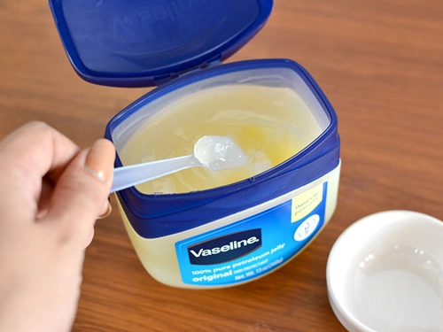 4 mẹo gia đình ưu việt của vaseline - 1