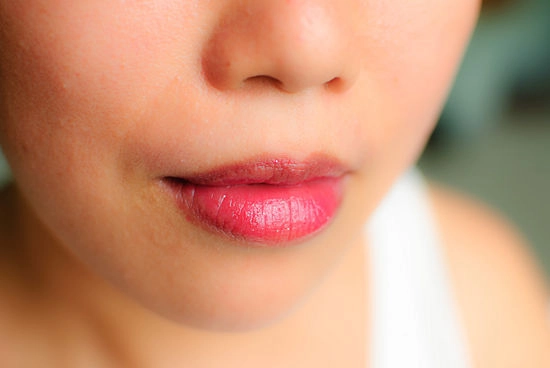 7 bước tô son để môi căng mọng - 13