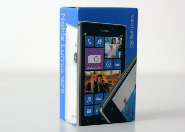 Ảnh đập hộp nokia lumia 925 chính hãng - 1