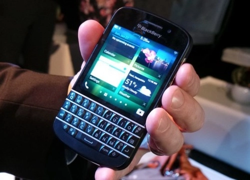 Ảnh thực tế smartphone blackberry q10 và z10 - 1