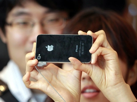 Apple bị tố bán iphone 4 kém chất lượng cho hàn quốc - 1