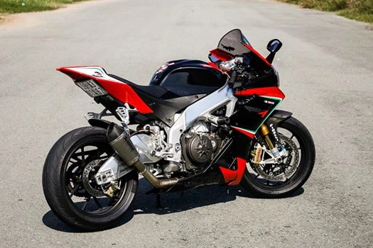 Aprilia rsv4 không thể lẫn giữa đám đông tại sài gòn - 1