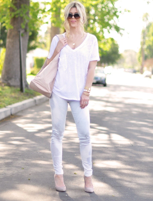 Biến hóa với quần jeans và áo phông trắng - 5