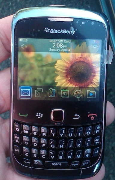 Blackberry curve 9300 với wi-fi chuẩn n - 1