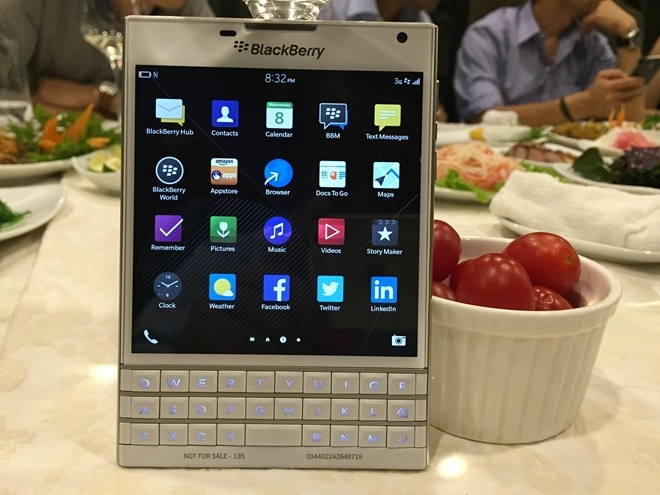 Blackberry passport màu trắng xuất hiện tại việt nam - 1