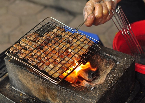 Bún chả nóng - món quà đầu đông giữa lòng hà nội - 1