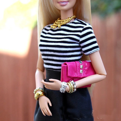 Búp bê barbie xúng xính váy áo dự tuần lễ thời trang - 11