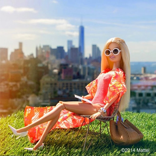 Búp bê barbie xúng xính váy áo dự tuần lễ thời trang - 12