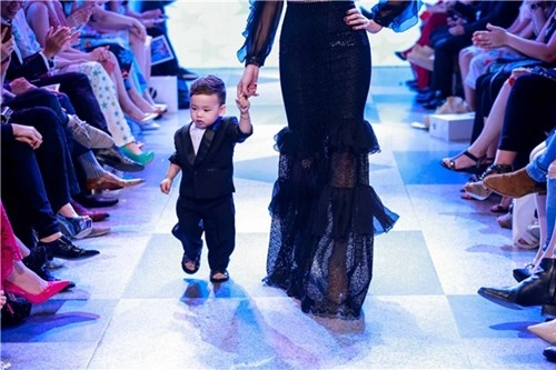 Các nhóc tì nhà sao việt trình diễn catwalk cực đáng yêu và chất - 2