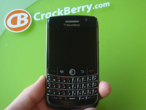 Cận cảnh blackberry onyx - 1