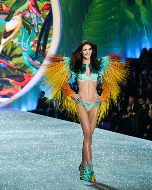 Cận cảnh gót hài của chân dài tại victorias secret show 2013 - 7