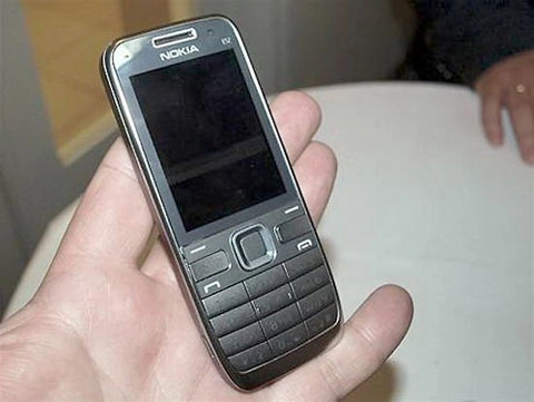 Cận cảnh nokia e52 - 1